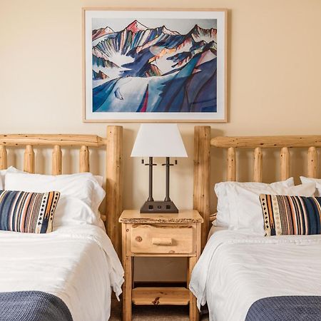 Majestic Valley Wilderness Lodge Sutton-Alpine Exterior photo